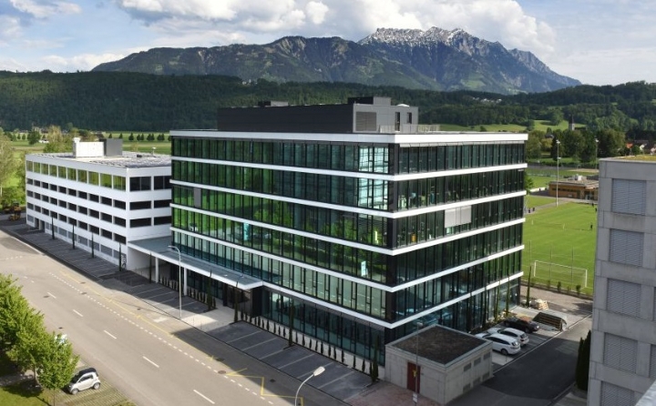 Bürogebäude und Parkhaus «kommod» in Ruggell